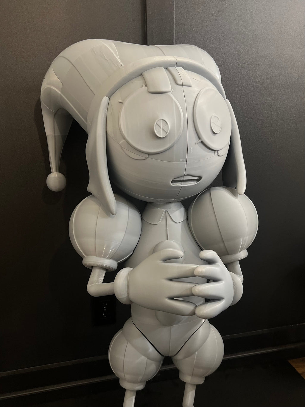 POMNI Life-size Statue The Amazing Digital Circus