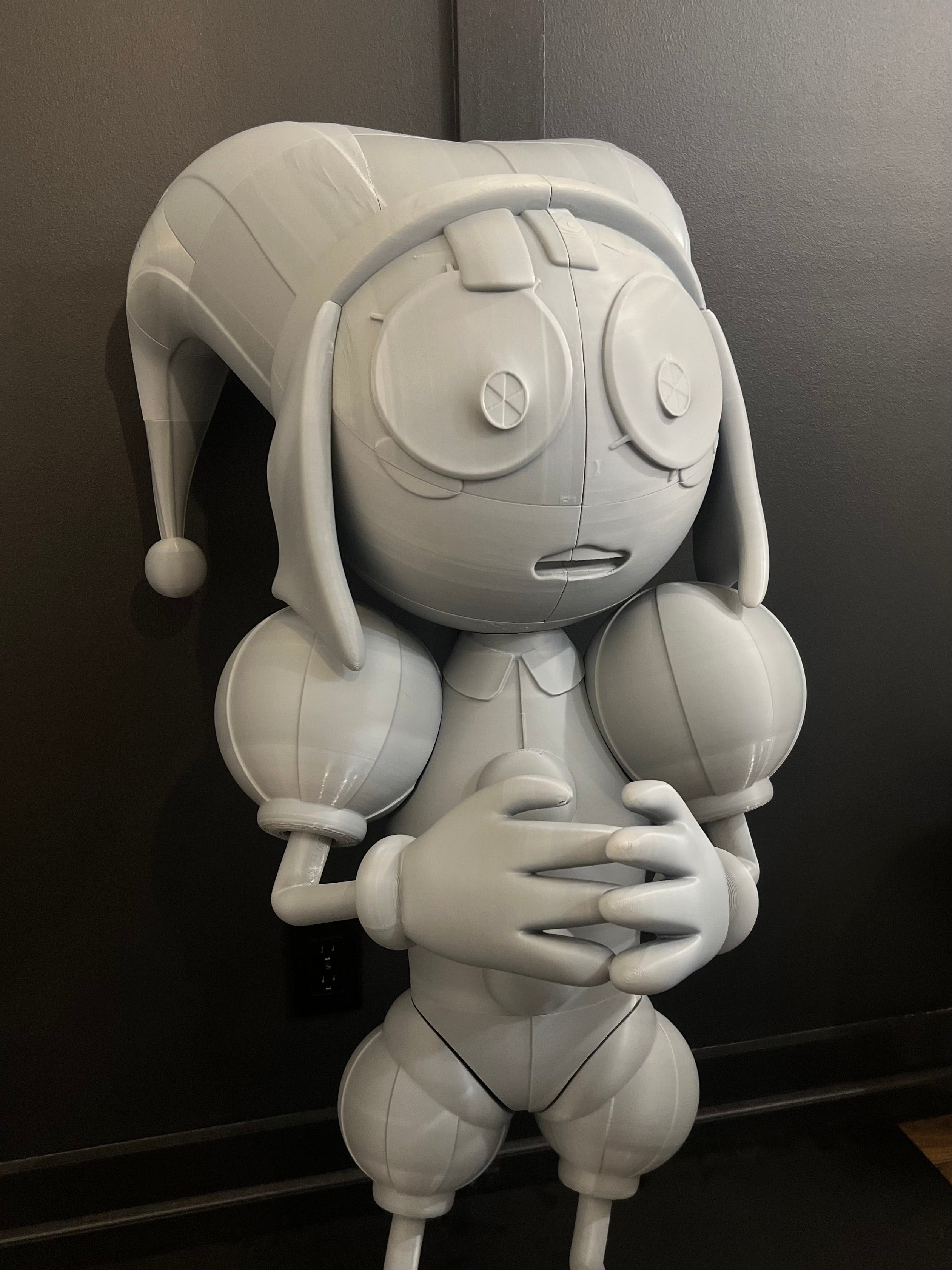 POMNI Life-size Statue The Amazing Digital Circus