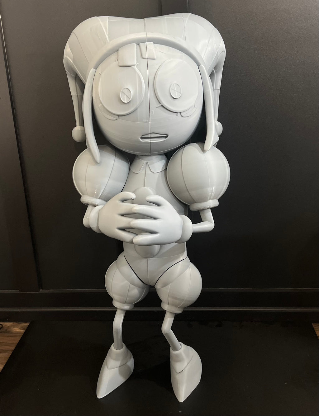 POMNI Life-size Statue The Amazing Digital Circus