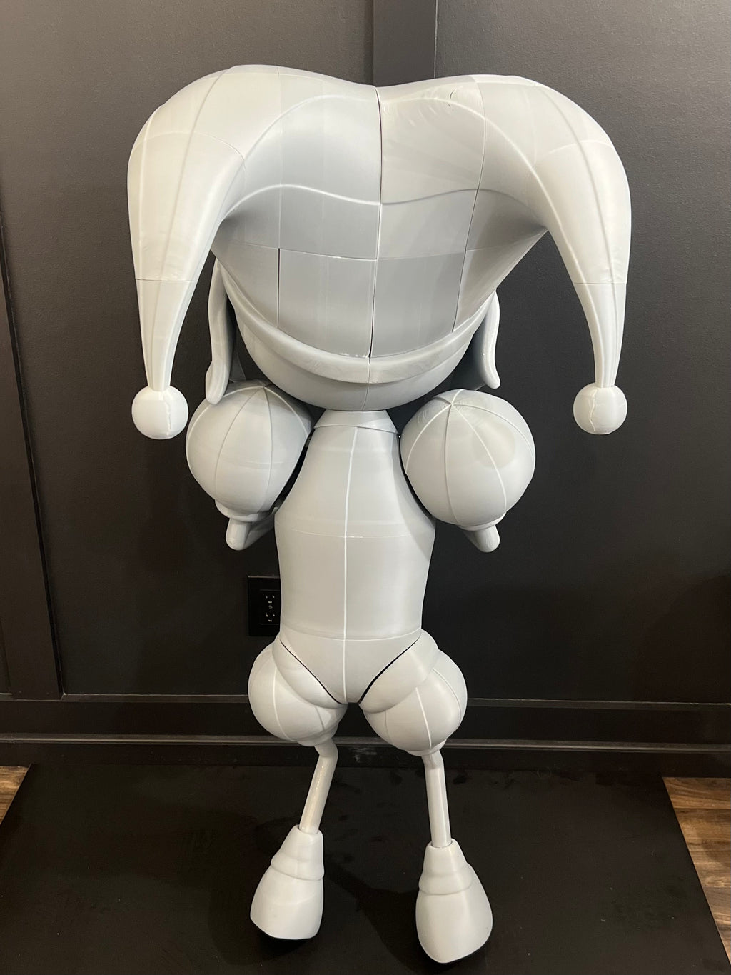 POMNI Life-size Statue The Amazing Digital Circus