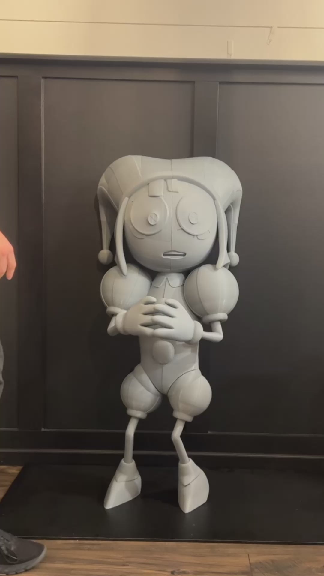POMNI Life-size Statue The Amazing Digital Circus
